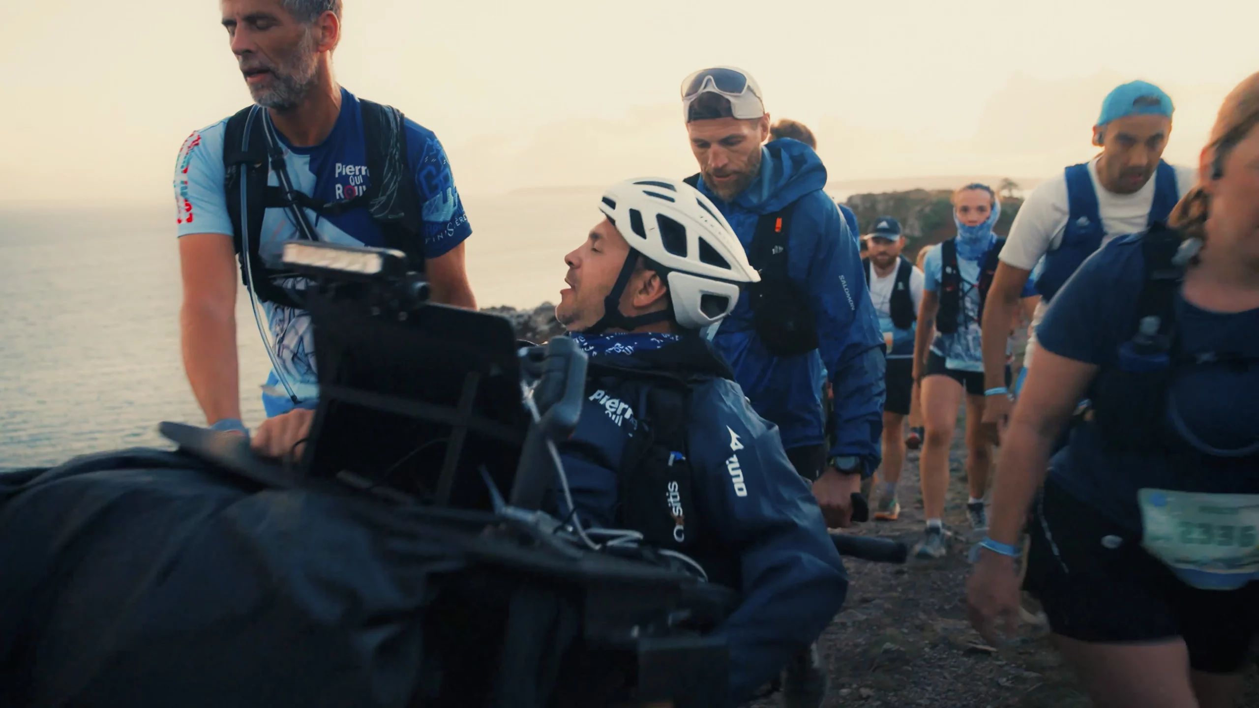 Pierre Tarance et son équipe sur le parcours du Grand Raid du Finistère